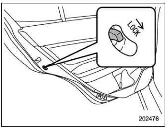 Subaru Forester. Child safety locks