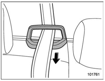 Subaru Forester. Fastening the seatbelt. Rear center seatbelt