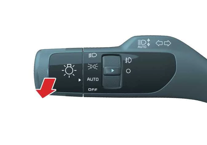 High beam flash function by pulling the control lever towards the driver