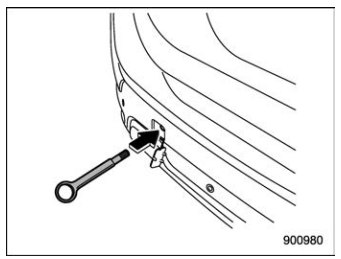 Subaru Forester. Rear towing hook